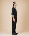 Kimono Zen em modelo masculino - lateral